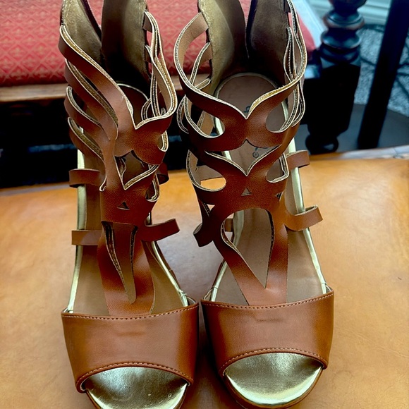 Qupid Brown and Gold Wedge Sandals - Picture 5 of 5